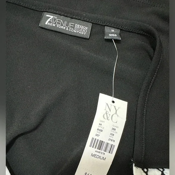 NWT NY & CO Women’s Sz M one shoulder black white blouse 3/4 Sleeve stretch - Picture 9 of 10